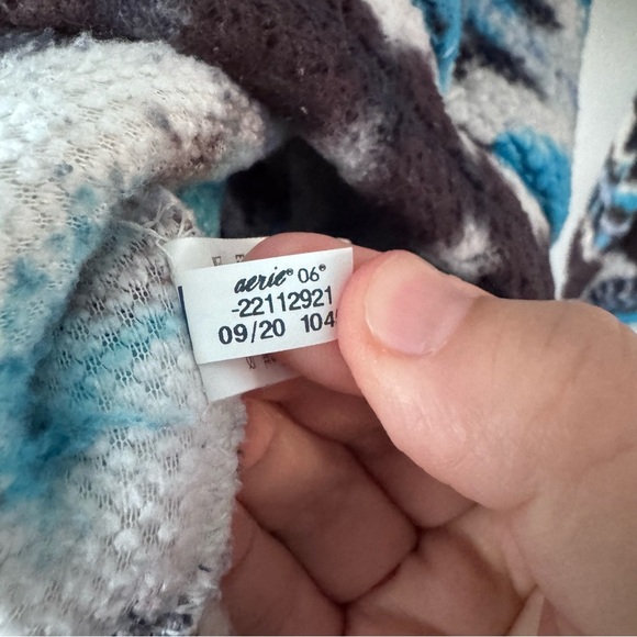 Offline by Aerie Aztec print Fleece Quarter zip sherpa pullover Size Small - Picture 8 of 10